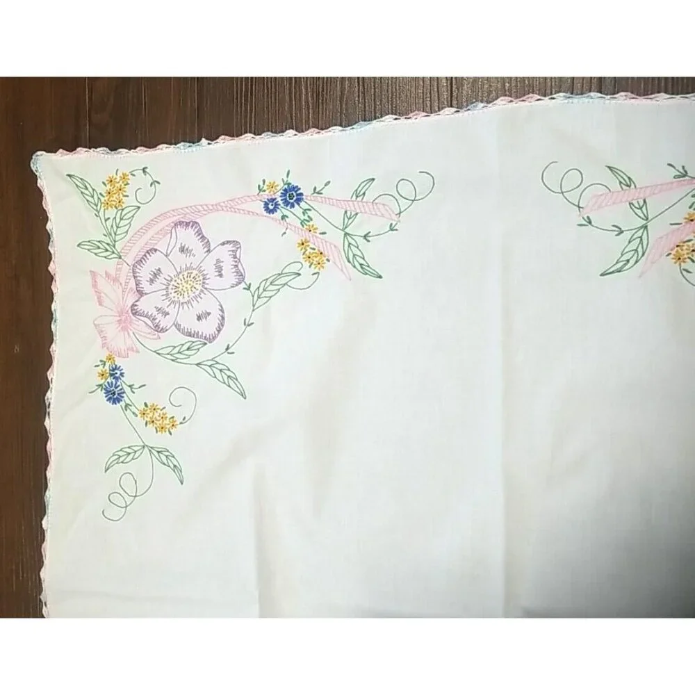 Vintage Hand Embroidered Floral Country Cottagecore Small Tablecloth 34” Dogwood